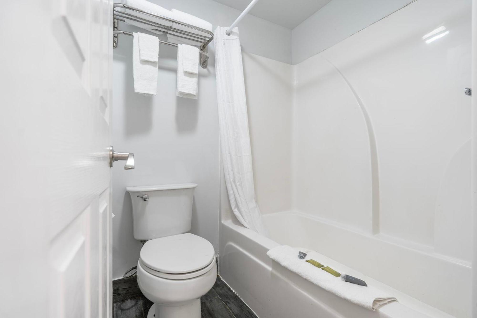 Budgetel Inns & Suites Augusta Downtown 706-945-1238 Eksteriør billede