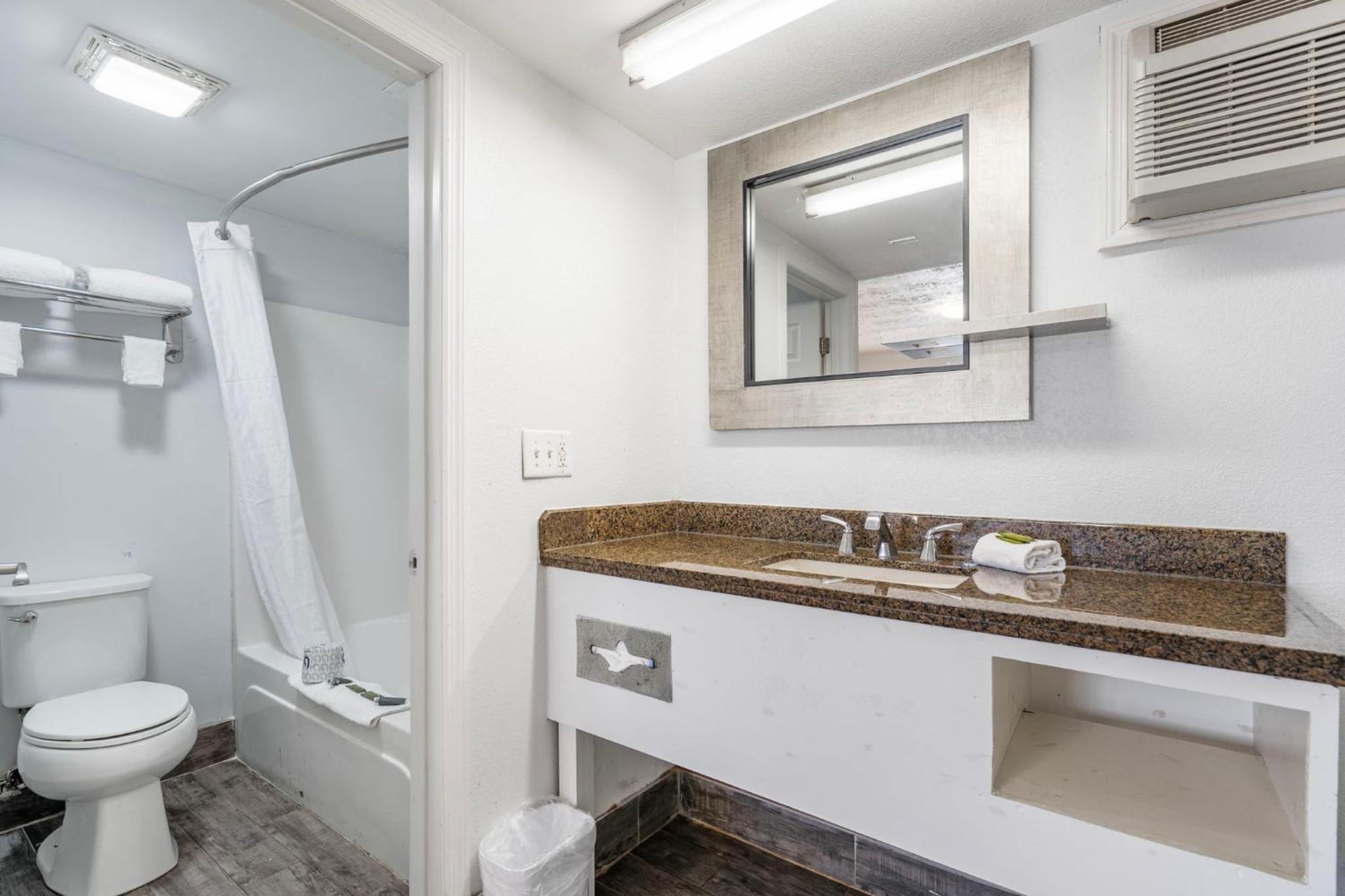 Budgetel Inns & Suites Augusta Downtown 706-945-1238 Eksteriør billede